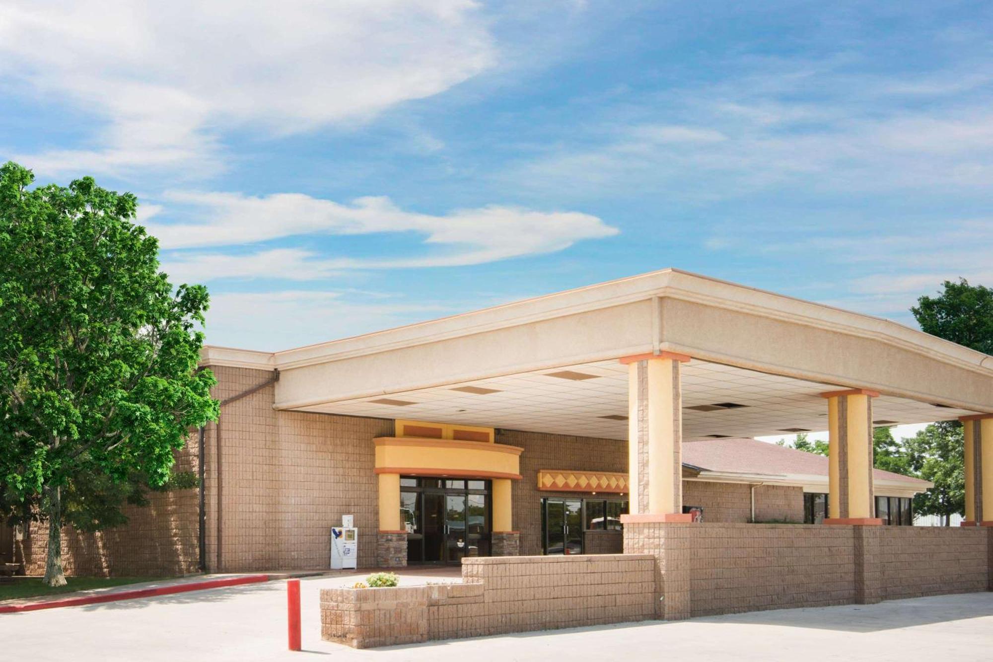 Travelodge By Wyndham Enid Esterno foto